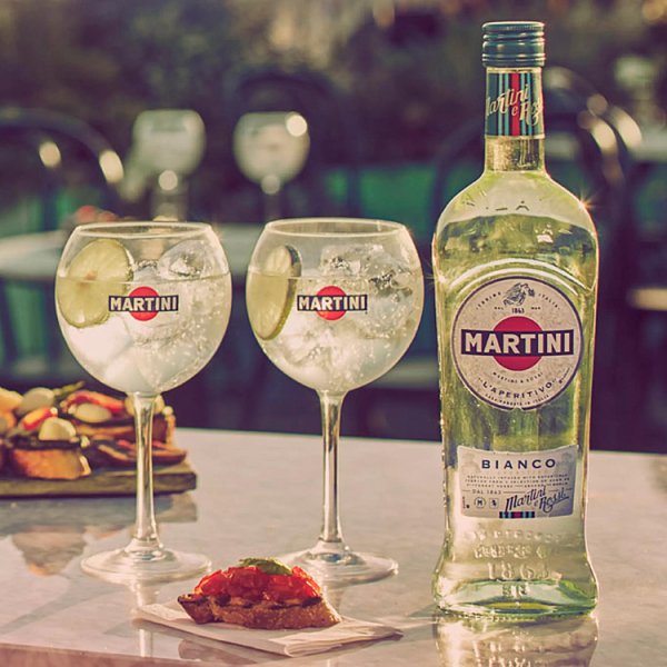 MARTINI Bianco Vermouth Aperitivo, 6 x 75cl Bottle